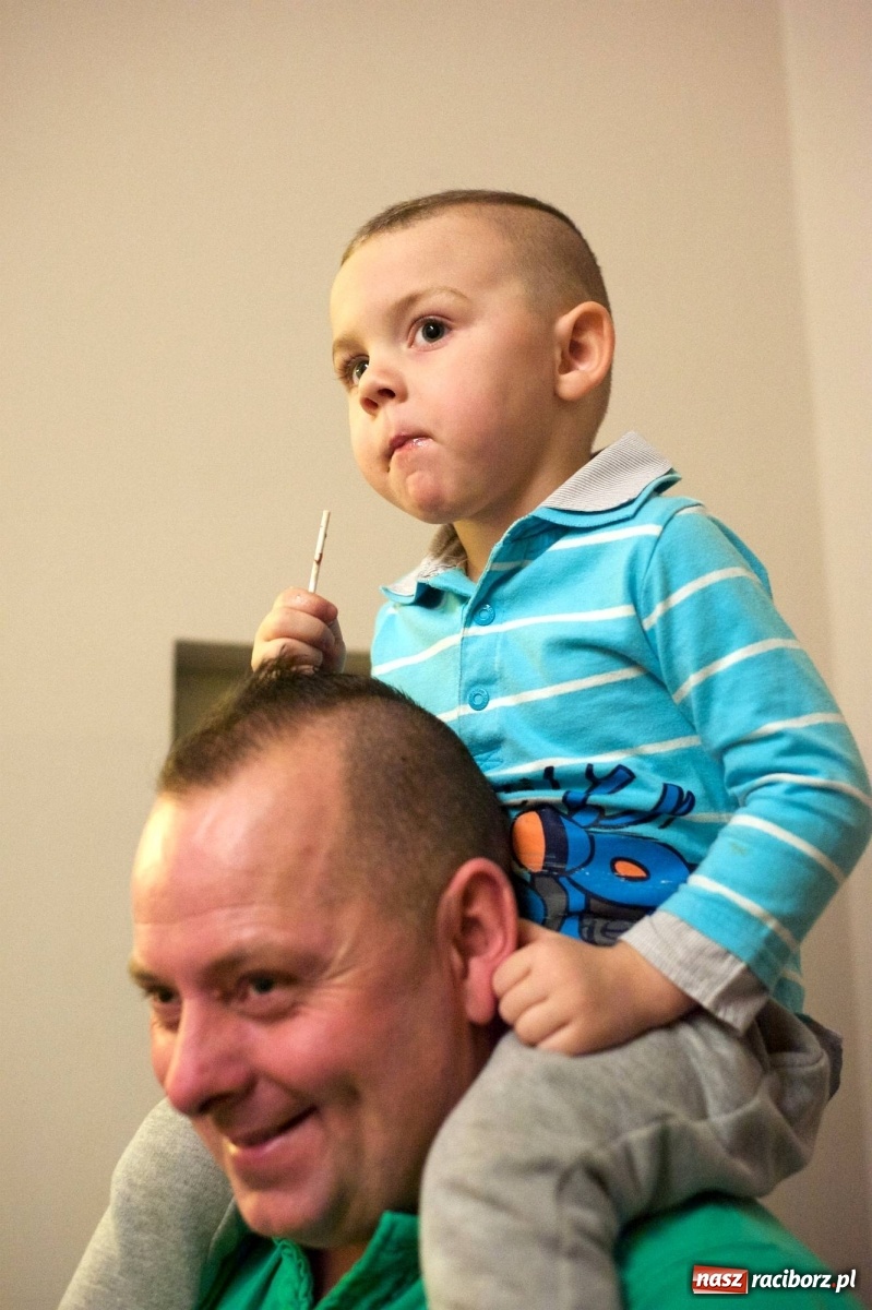 Zdjęcie w galerii na portalu naszraciborz.pl: Na świątecznym kiermaszu w Tworkowie wiadomości z regionu