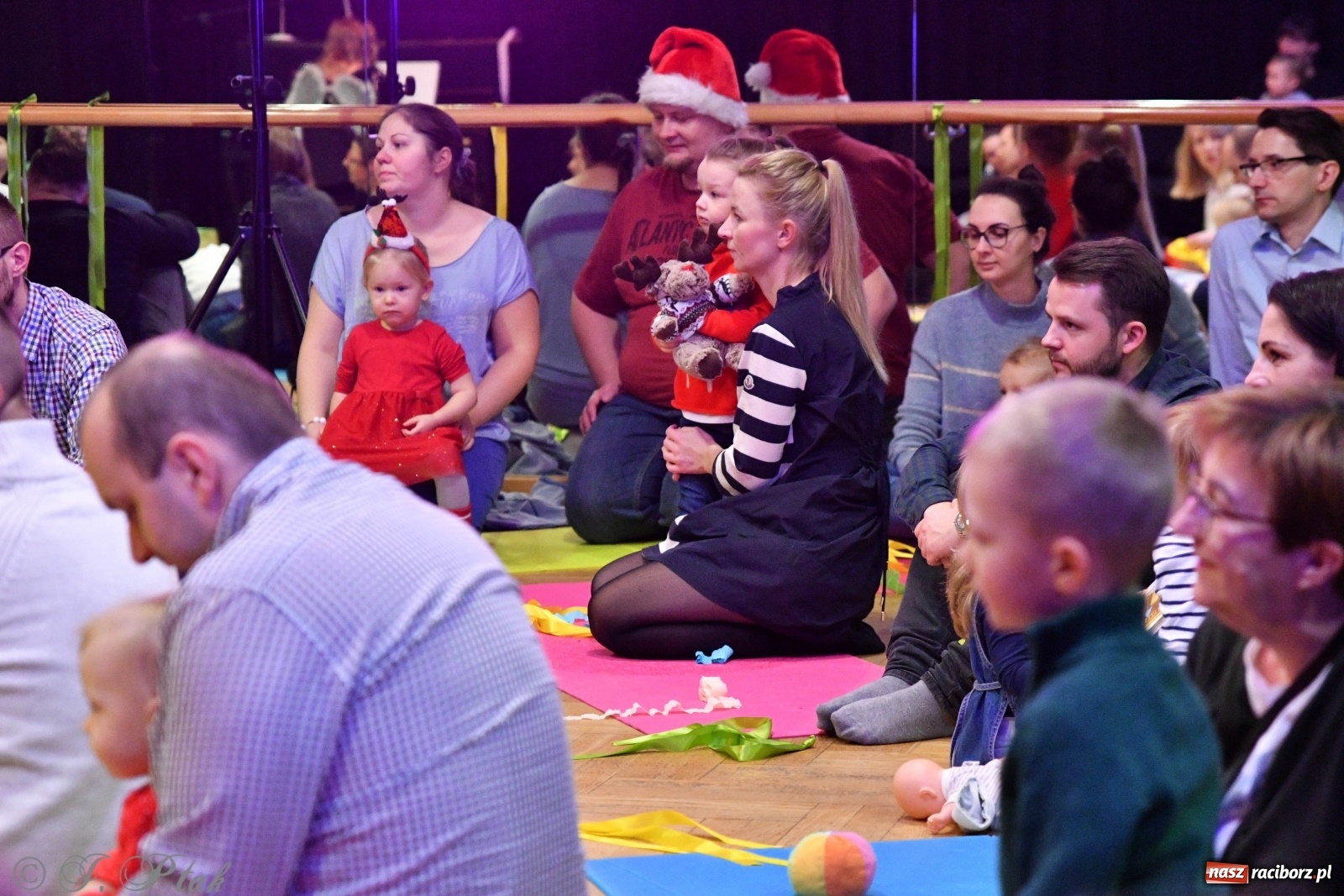 Zdjęcie w galerii na portalu naszraciborz.pl: Zabawy z bałwankiem Bembenkiem, czyli Maluchy w krainie dźwięku [FOTO] wiadomości z regionu