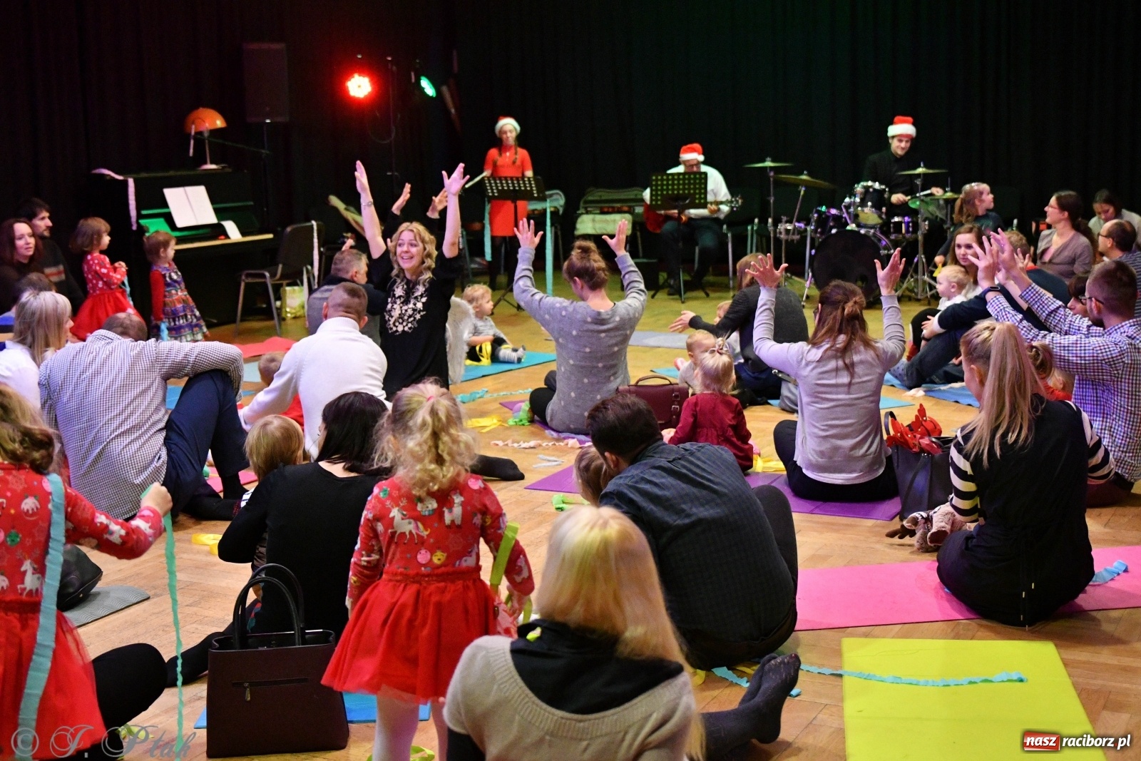 Zdjęcie w galerii na portalu naszraciborz.pl: Zabawy z bałwankiem Bembenkiem, czyli Maluchy w krainie dźwięku [FOTO] wiadomości z regionu