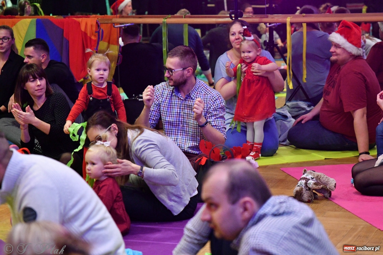 Zdjęcie w galerii na portalu naszraciborz.pl: Zabawy z bałwankiem Bembenkiem, czyli Maluchy w krainie dźwięku [FOTO] wiadomości z regionu