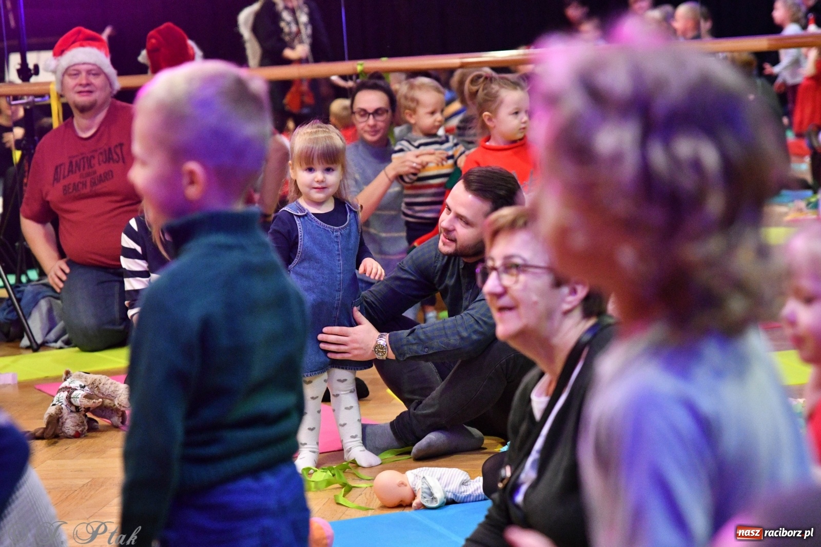 Zdjęcie w galerii na portalu naszraciborz.pl: Zabawy z bałwankiem Bembenkiem, czyli Maluchy w krainie dźwięku [FOTO] wiadomości z regionu