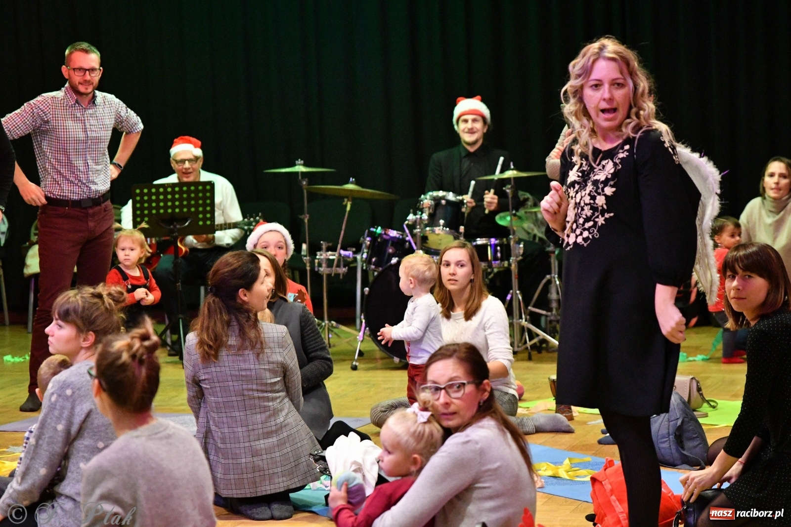 Zdjęcie w galerii na portalu naszraciborz.pl: Zabawy z bałwankiem Bembenkiem, czyli Maluchy w krainie dźwięku [FOTO] wiadomości z regionu