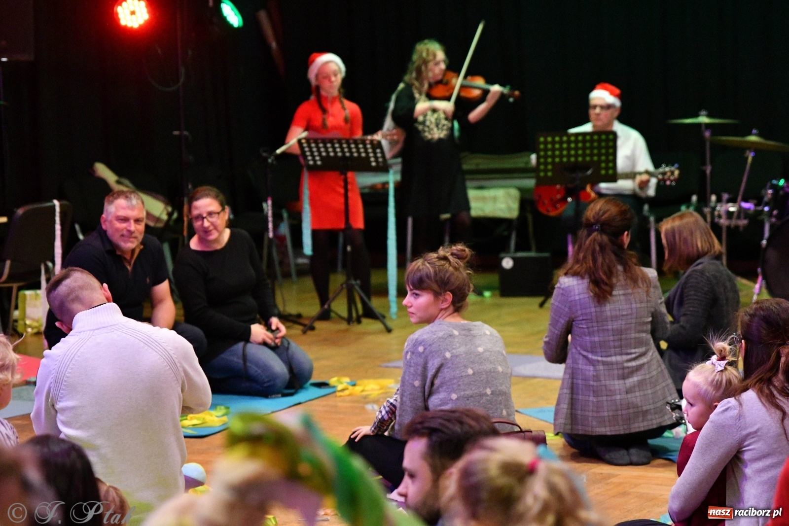Zdjęcie w galerii na portalu naszraciborz.pl: Zabawy z bałwankiem Bembenkiem, czyli Maluchy w krainie dźwięku [FOTO] wiadomości z regionu