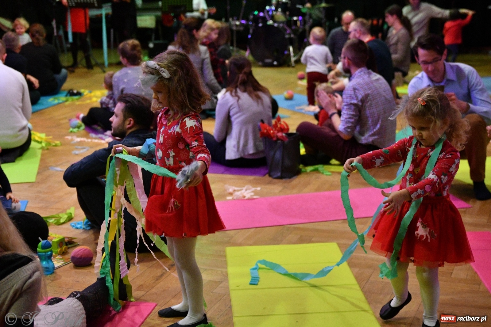 Zdjęcie w galerii na portalu naszraciborz.pl: Zabawy z bałwankiem Bembenkiem, czyli Maluchy w krainie dźwięku [FOTO] wiadomości z regionu