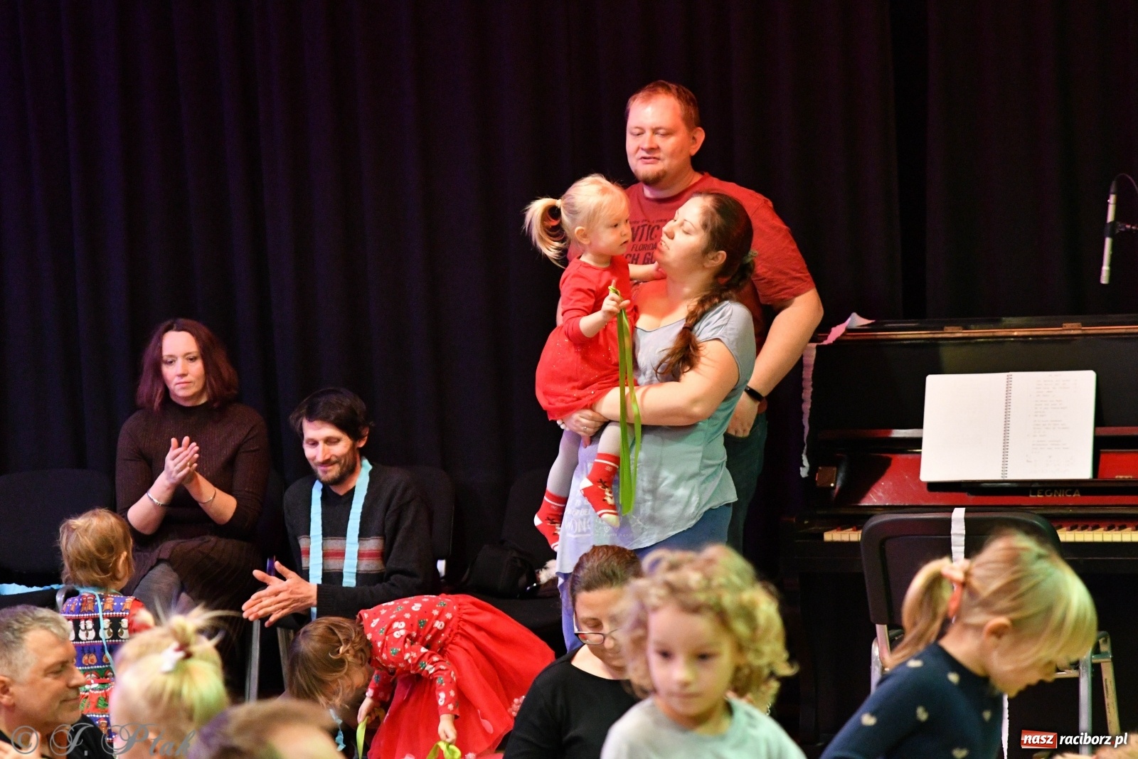 Zdjęcie w galerii na portalu naszraciborz.pl: Zabawy z bałwankiem Bembenkiem, czyli Maluchy w krainie dźwięku [FOTO] wiadomości z regionu