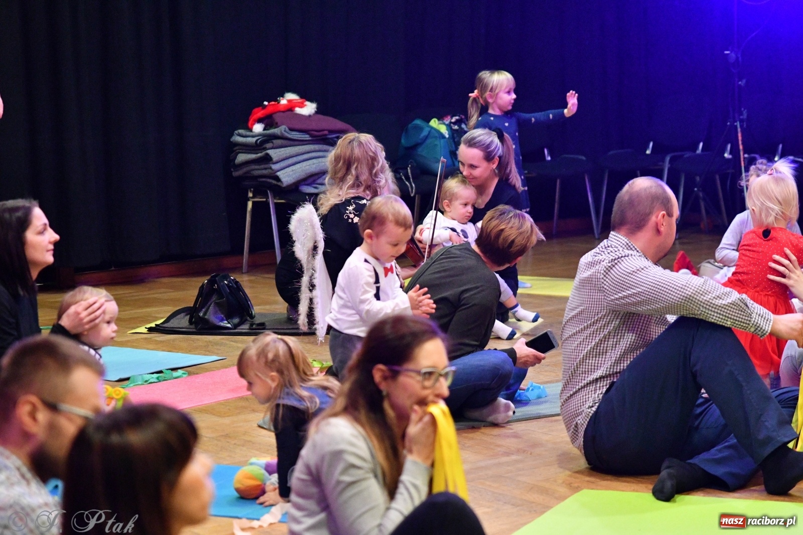 Zdjęcie w galerii na portalu naszraciborz.pl: Zabawy z bałwankiem Bembenkiem, czyli Maluchy w krainie dźwięku [FOTO] wiadomości z regionu