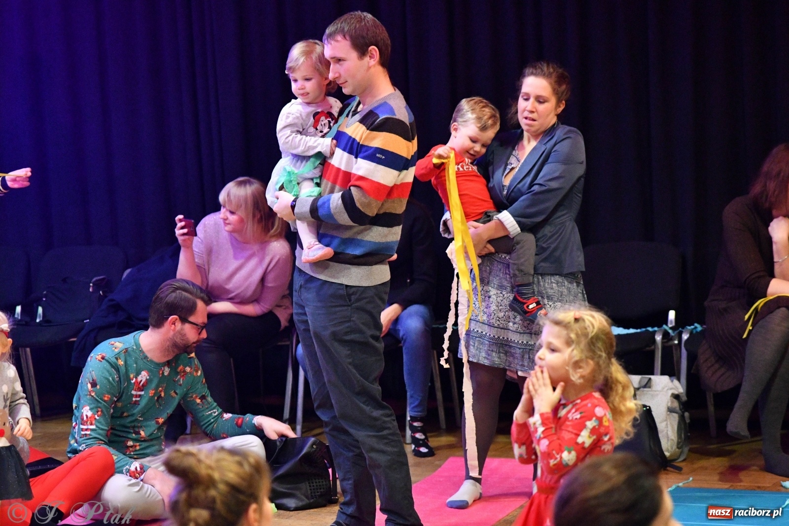 Zdjęcie w galerii na portalu naszraciborz.pl: Zabawy z bałwankiem Bembenkiem, czyli Maluchy w krainie dźwięku [FOTO] wiadomości z regionu