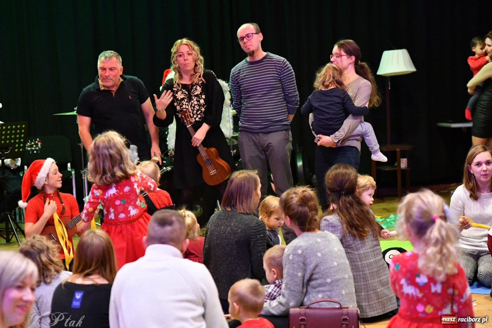 Zdjęcie w galerii na portalu naszraciborz.pl: Zabawy z bałwankiem Bembenkiem, czyli Maluchy w krainie dźwięku [FOTO] wiadomości z regionu