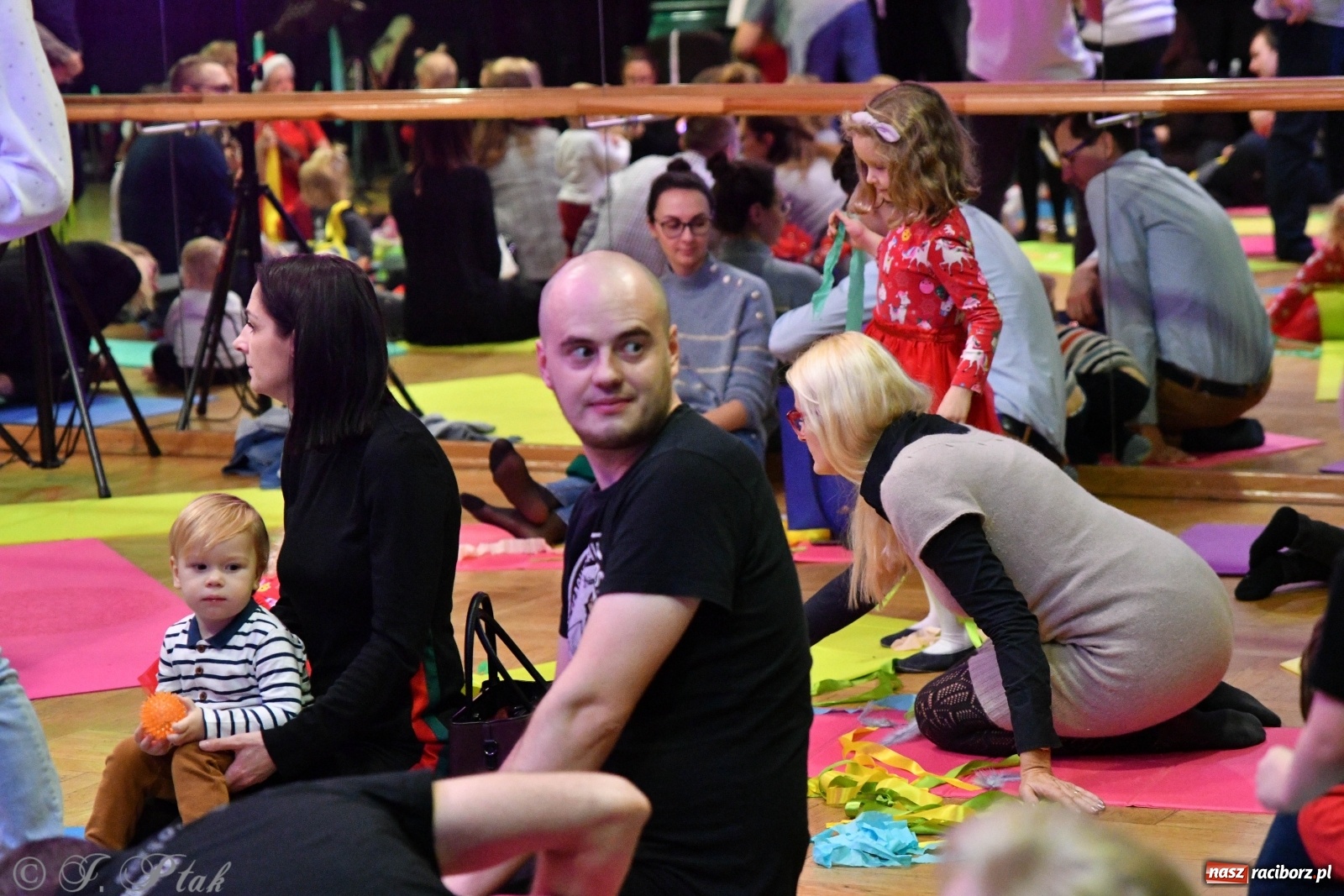 Zdjęcie w galerii na portalu naszraciborz.pl: Zabawy z bałwankiem Bembenkiem, czyli Maluchy w krainie dźwięku [FOTO] wiadomości z regionu