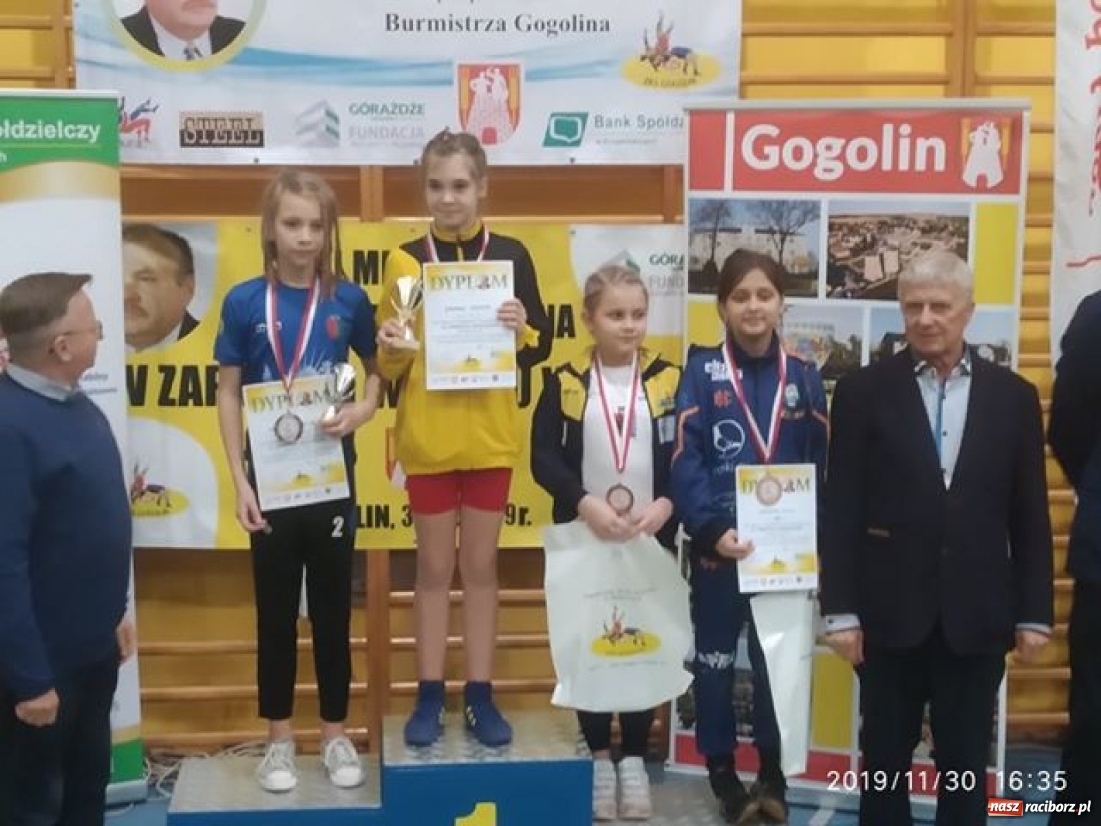 Zdjęcie w galerii na portalu naszraciborz.pl: Młodzi zapaśnicy Dębu Brzeźnica na turnieju w Gogolinie wiadomości z regionu