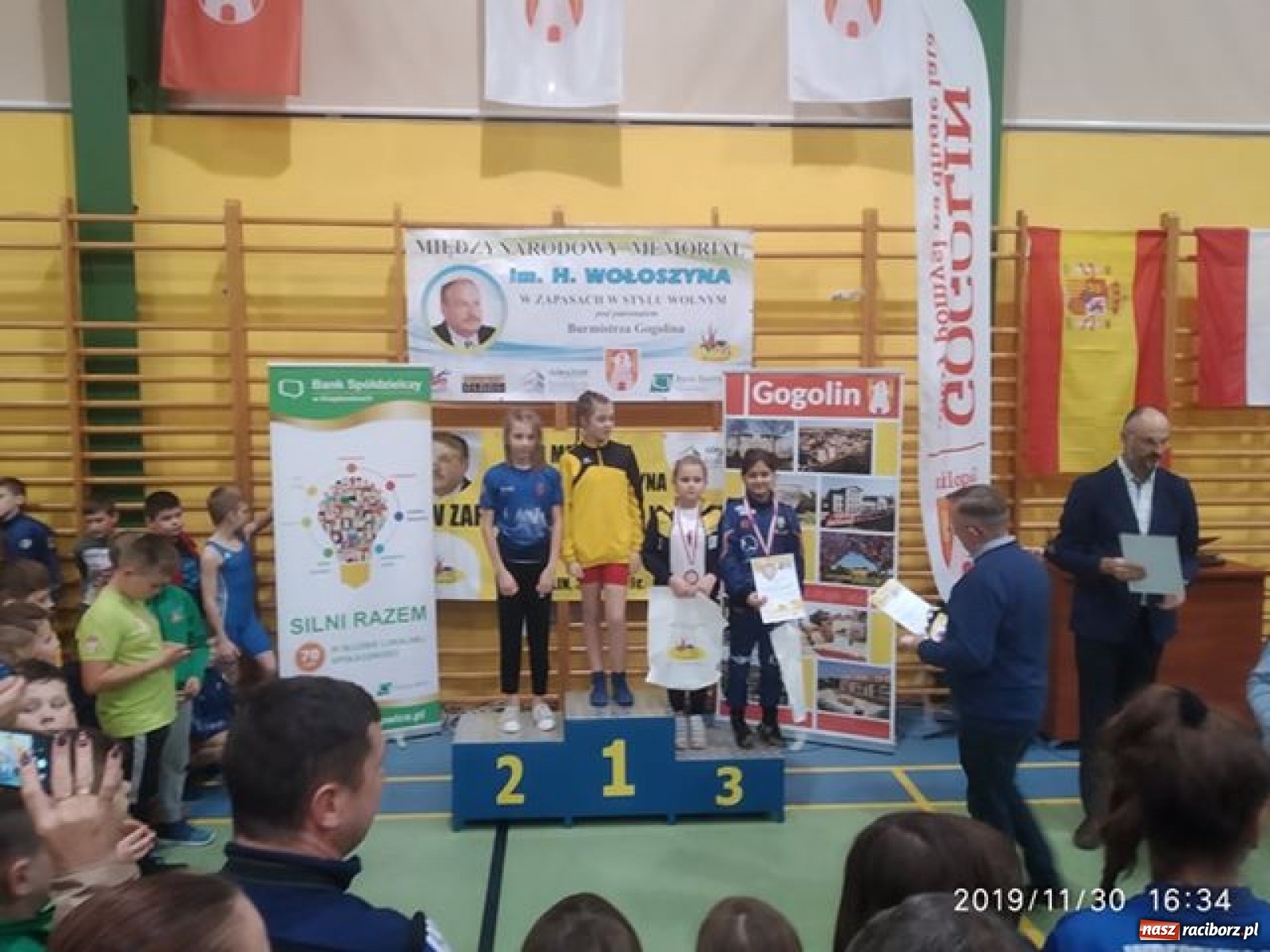 Zdjęcie w galerii na portalu naszraciborz.pl: Młodzi zapaśnicy Dębu Brzeźnica na turnieju w Gogolinie wiadomości z regionu