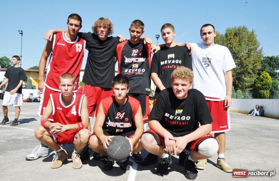 Zdjęcie w galerii na portalu naszraciborz.pl: 25 drużyn walczyło w turnieju streetballa wiadomości z regionu