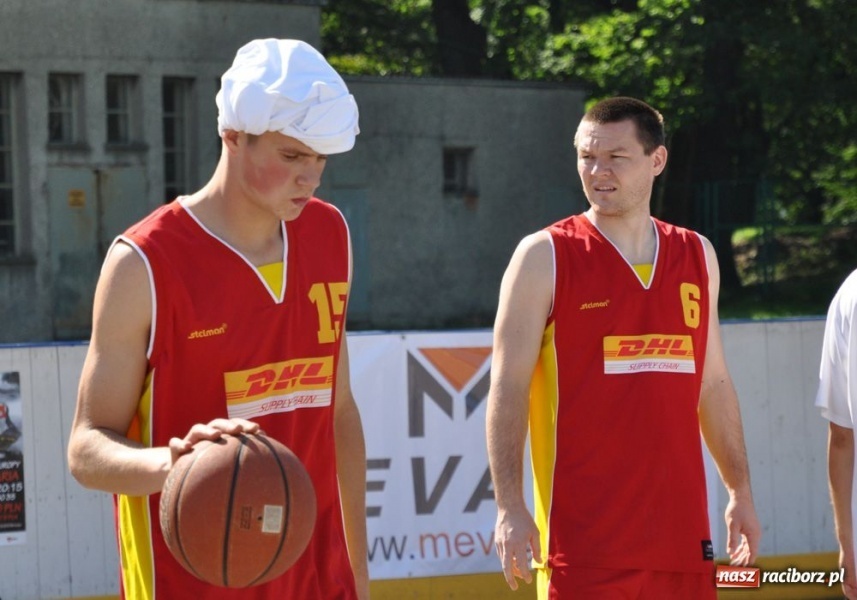 Zdjęcie w galerii na portalu naszraciborz.pl: 25 drużyn walczyło w turnieju streetballa wiadomości z regionu
