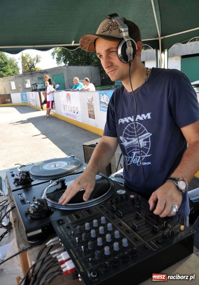 Zdjęcie w galerii na portalu naszraciborz.pl: 25 drużyn walczyło w turnieju streetballa wiadomości z regionu