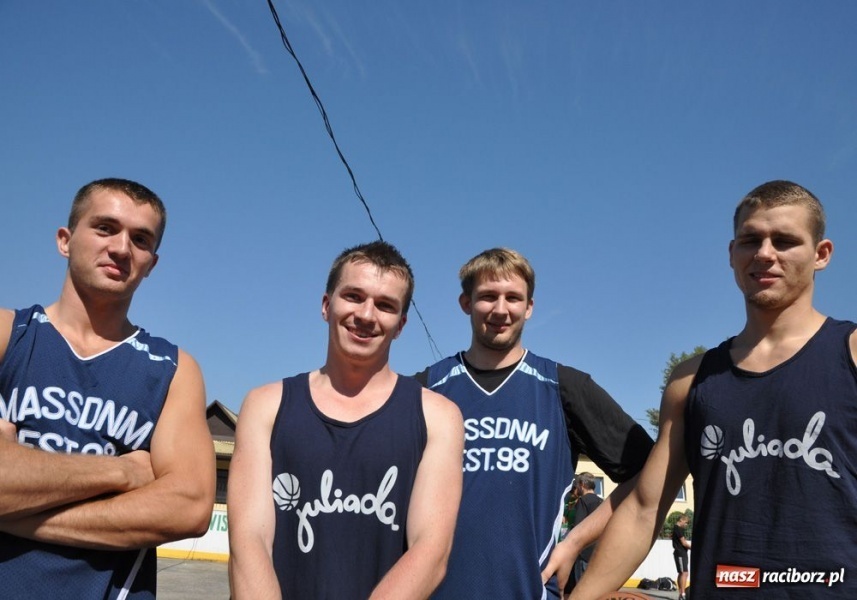 Zdjęcie w galerii na portalu naszraciborz.pl: 25 drużyn walczyło w turnieju streetballa wiadomości z regionu