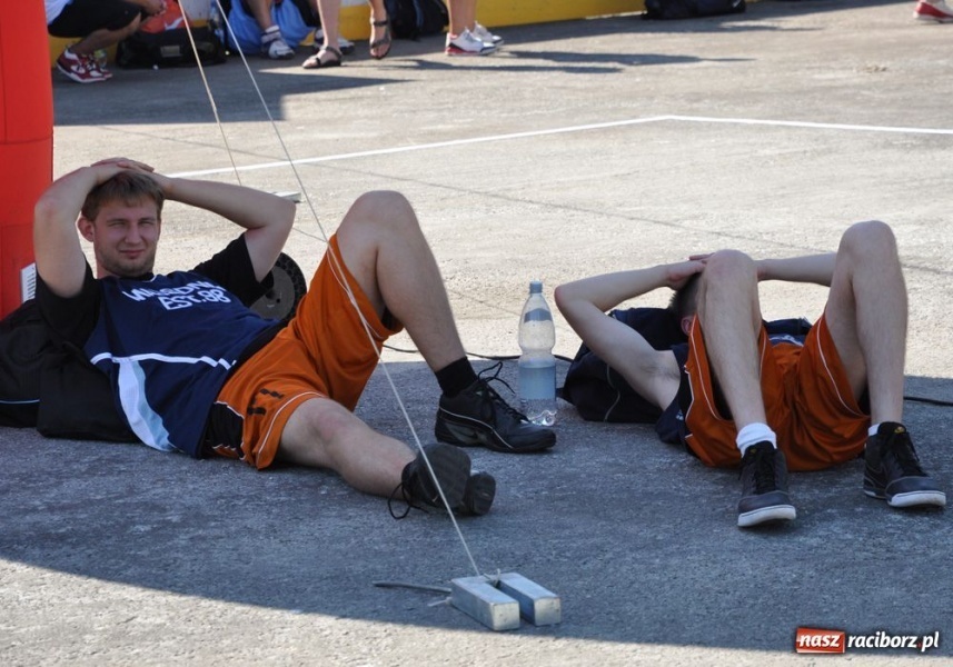 Zdjęcie w galerii na portalu naszraciborz.pl: 25 drużyn walczyło w turnieju streetballa wiadomości z regionu