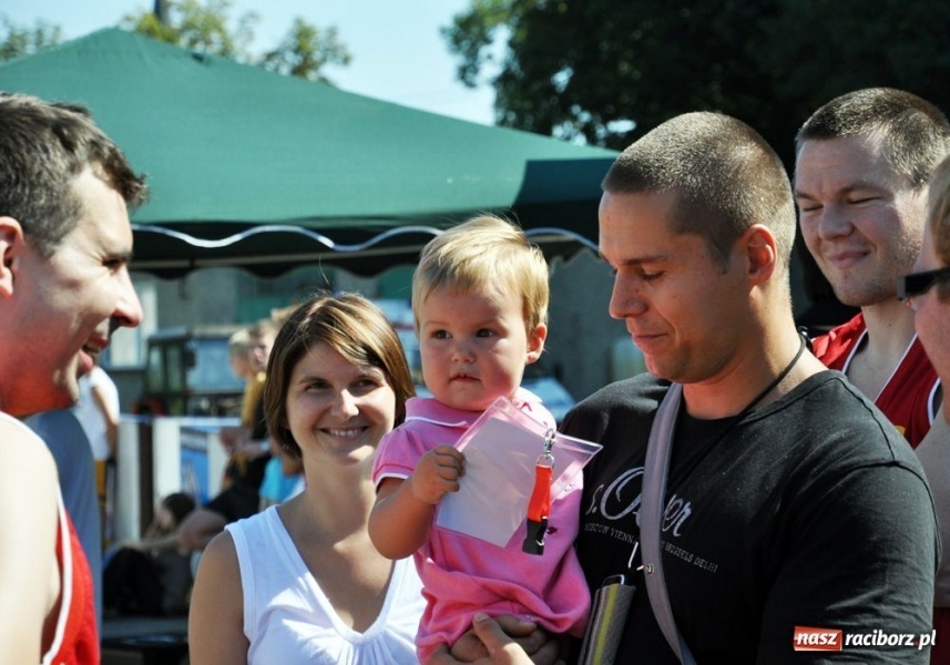 Zdjęcie w galerii na portalu naszraciborz.pl: 25 drużyn walczyło w turnieju streetballa wiadomości z regionu