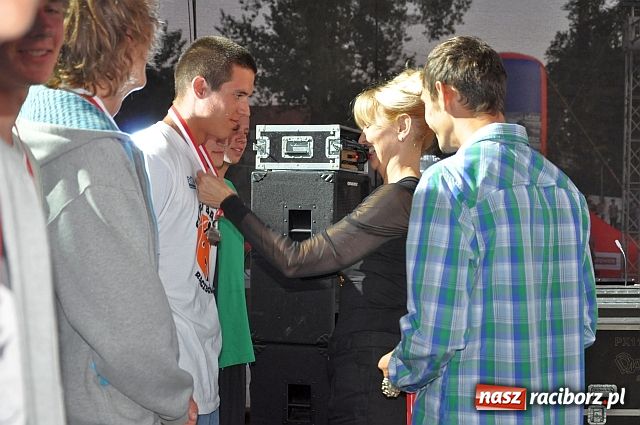 Zdjęcie w galerii na portalu naszraciborz.pl: 25 drużyn walczyło w turnieju streetballa wiadomości z regionu