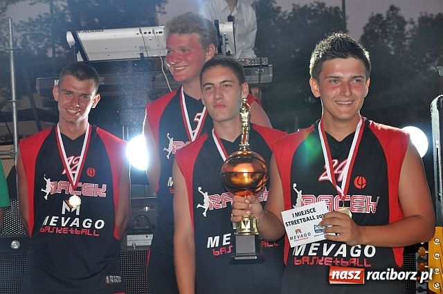 Zdjęcie w galerii na portalu naszraciborz.pl: 25 drużyn walczyło w turnieju streetballa wiadomości z regionu