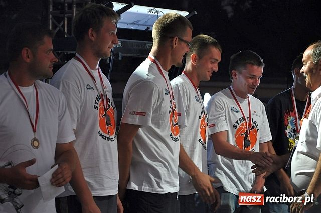 Zdjęcie w galerii na portalu naszraciborz.pl: 25 drużyn walczyło w turnieju streetballa wiadomości z regionu