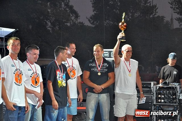 Zdjęcie w galerii na portalu naszraciborz.pl: 25 drużyn walczyło w turnieju streetballa wiadomości z regionu