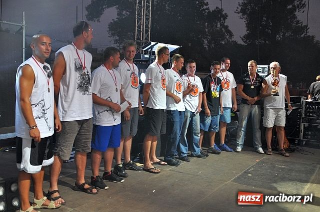 Zdjęcie w galerii na portalu naszraciborz.pl: 25 drużyn walczyło w turnieju streetballa wiadomości z regionu