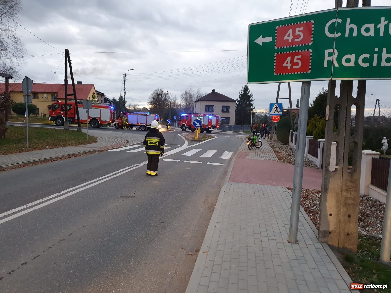 Zdjęcie w galerii na portalu naszraciborz.pl: Zderzenie dwóch pojazdów w Tworkowie wiadomości z regionu
