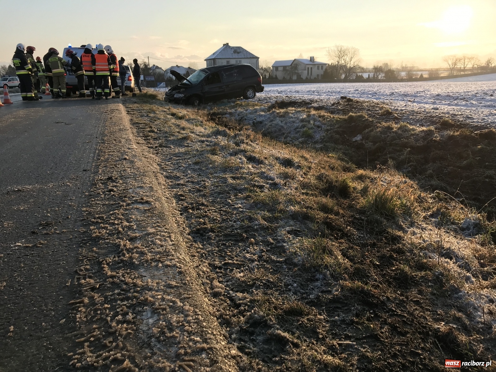Zdjęcie w galerii na portalu naszraciborz.pl: Raport 998. Dwa groźne zdarzenia na DW 416 wiadomości z regionu