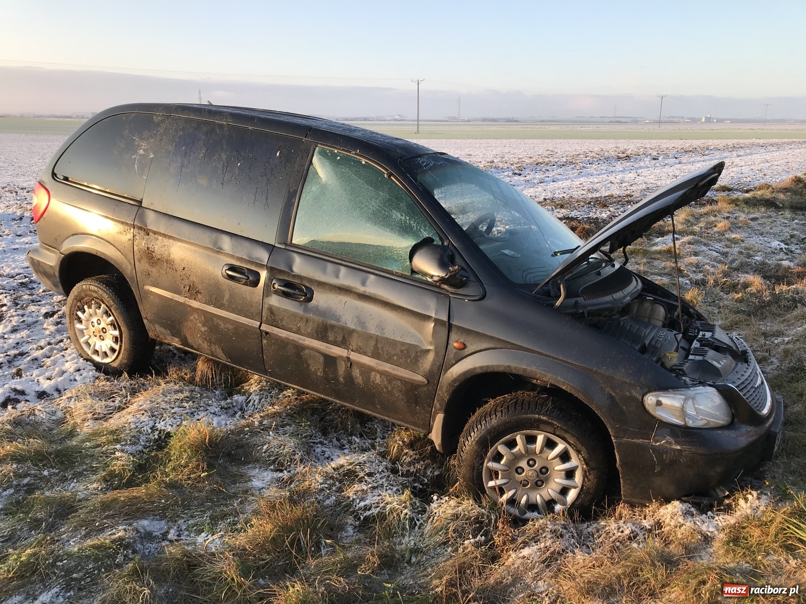 Zdjęcie w galerii na portalu naszraciborz.pl: Raport 998. Dwa groźne zdarzenia na DW 416 wiadomości z regionu