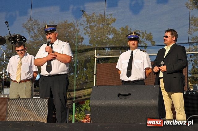 Zdjęcie w galerii na portalu naszraciborz.pl: Memoriał rozpoczęli z humorem wiadomości z regionu