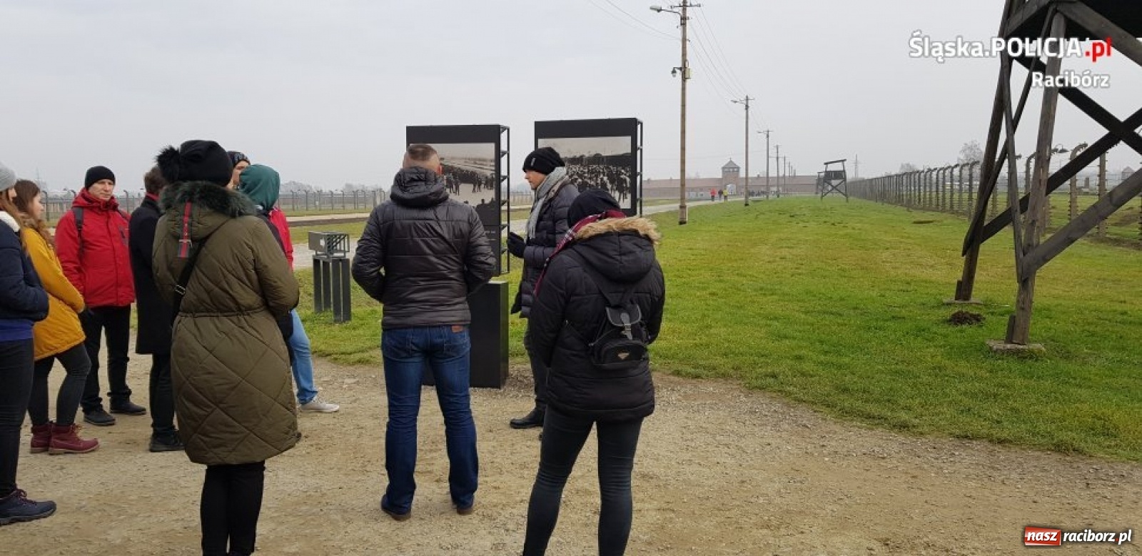 Zdjęcie w galerii na portalu naszraciborz.pl: Policjanci i uczniowie z Raciborza przeciw mowie nienawiści!  wiadomości z regionu