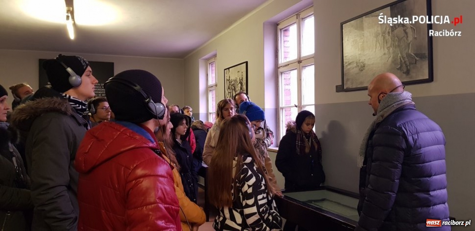 Zdjęcie w galerii na portalu naszraciborz.pl: Policjanci i uczniowie z Raciborza przeciw mowie nienawiści!  wiadomości z regionu