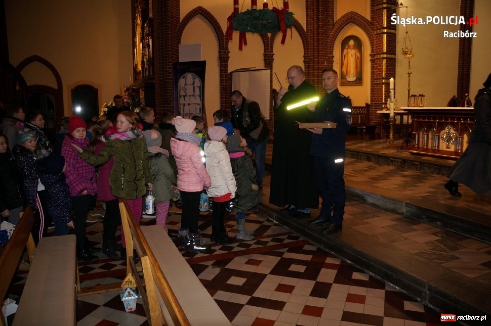 Zdjęcie w galerii na portalu naszraciborz.pl: Bezpieczna droga na roraty  wiadomości z regionu