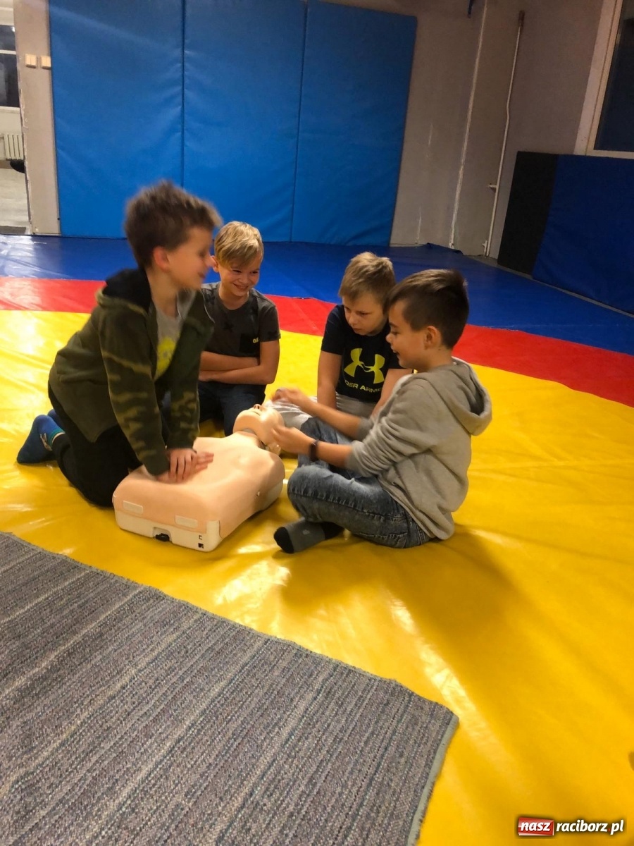 Zdjęcie w galerii na portalu naszraciborz.pl: W Łamatorze uczyli pierwszej pomocy [FOTO] wiadomości z regionu