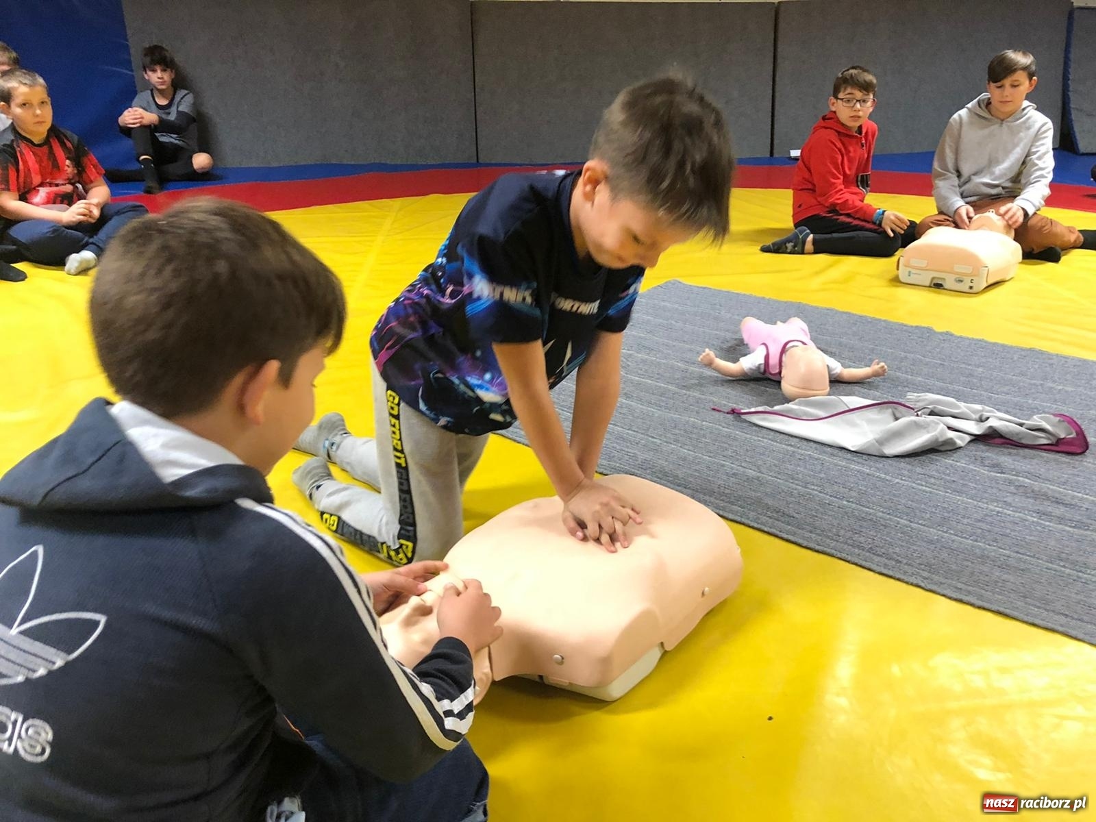 Zdjęcie w galerii na portalu naszraciborz.pl: W Łamatorze uczyli pierwszej pomocy [FOTO] wiadomości z regionu