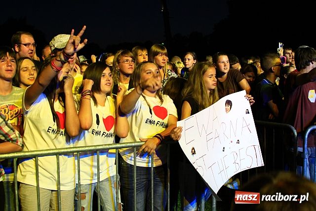 Zdjęcie w galerii na portalu naszraciborz.pl: EWAkuacja na Memoriale wiadomości z regionu