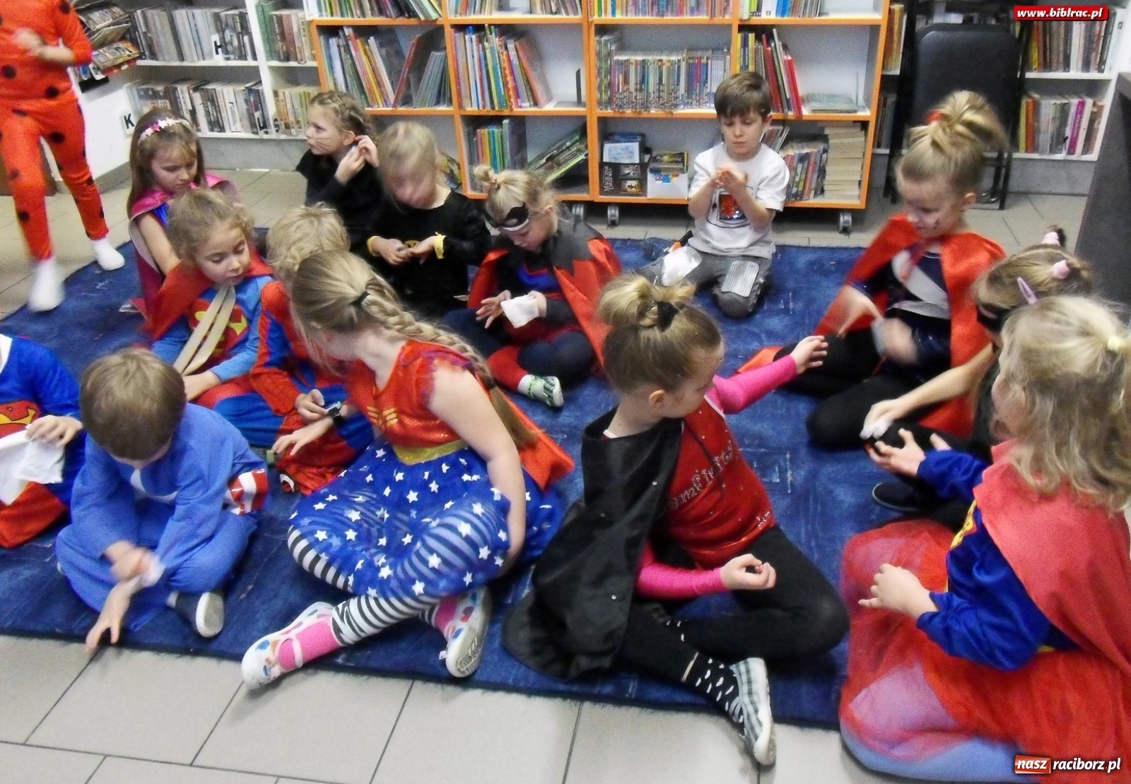 Zdjęcie w galerii na portalu naszraciborz.pl: Amerykańska Nocka w bibliotece w Markowicach wiadomości z regionu