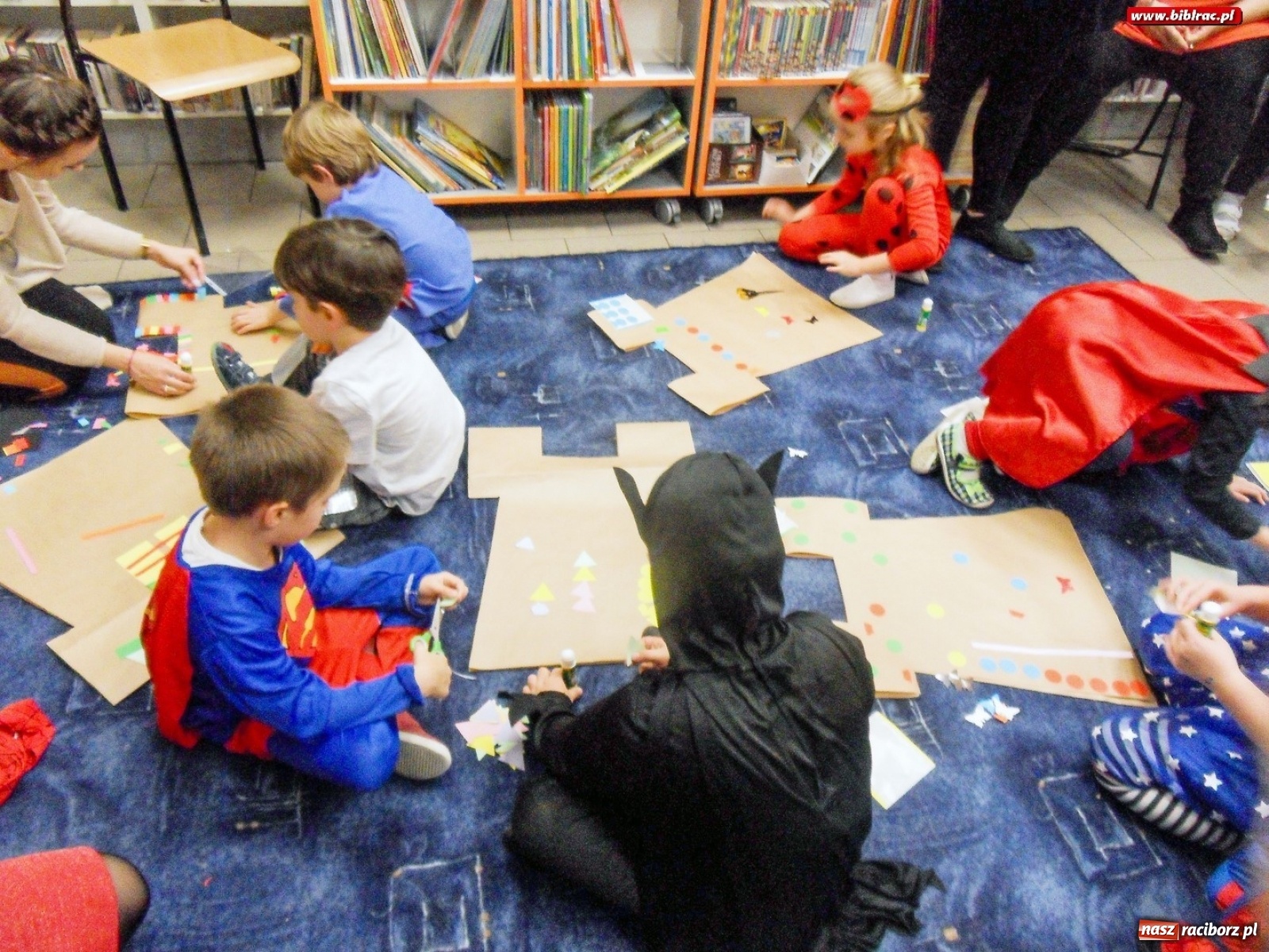 Zdjęcie w galerii na portalu naszraciborz.pl: Amerykańska Nocka w bibliotece w Markowicach wiadomości z regionu