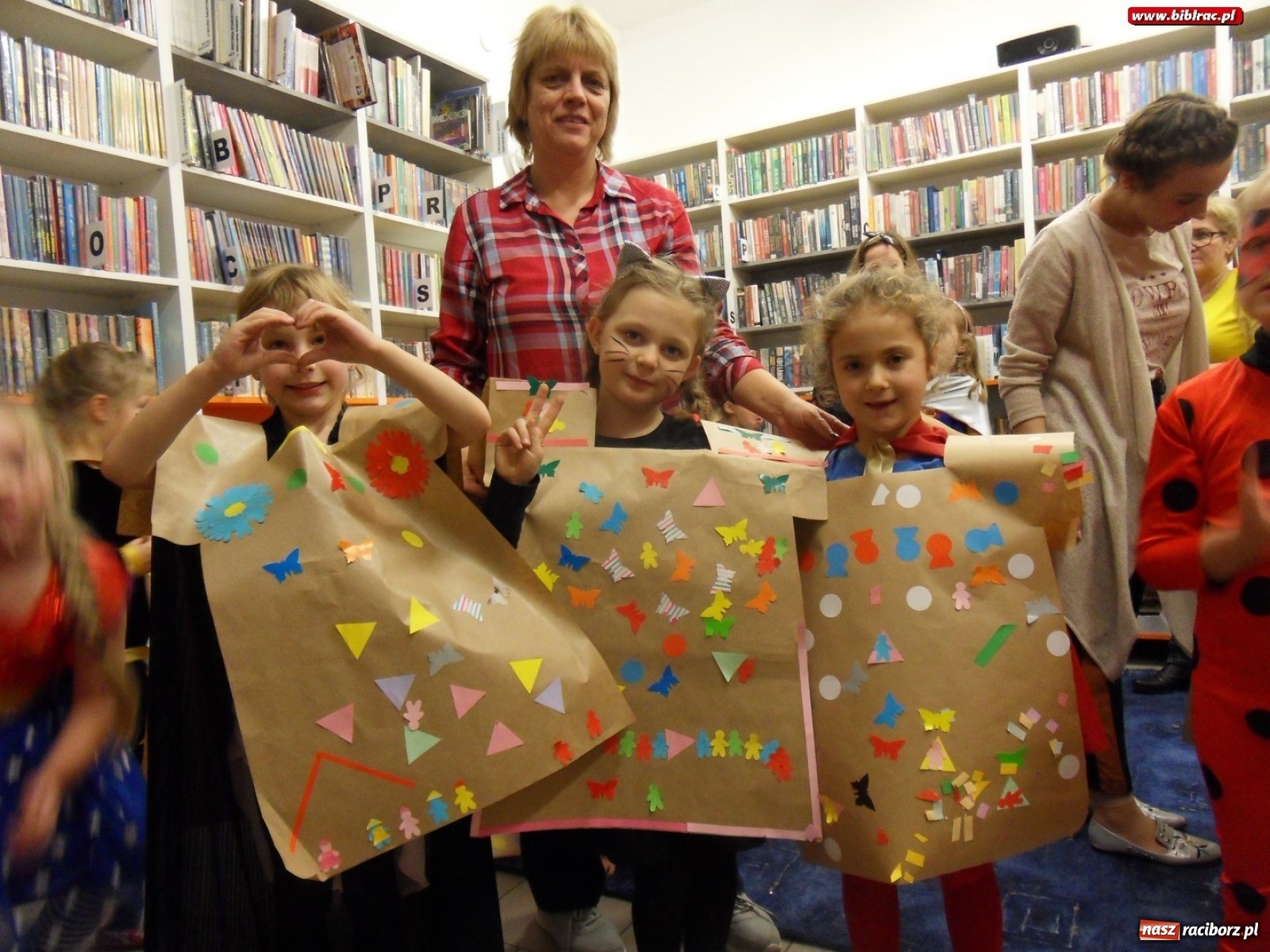 Zdjęcie w galerii na portalu naszraciborz.pl: Amerykańska Nocka w bibliotece w Markowicach wiadomości z regionu