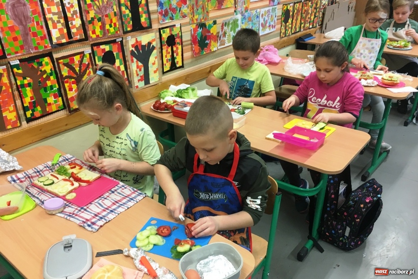 Zdjęcie w galerii na portalu naszraciborz.pl: Pysznie i zdrowo w SP 15 wiadomości z regionu