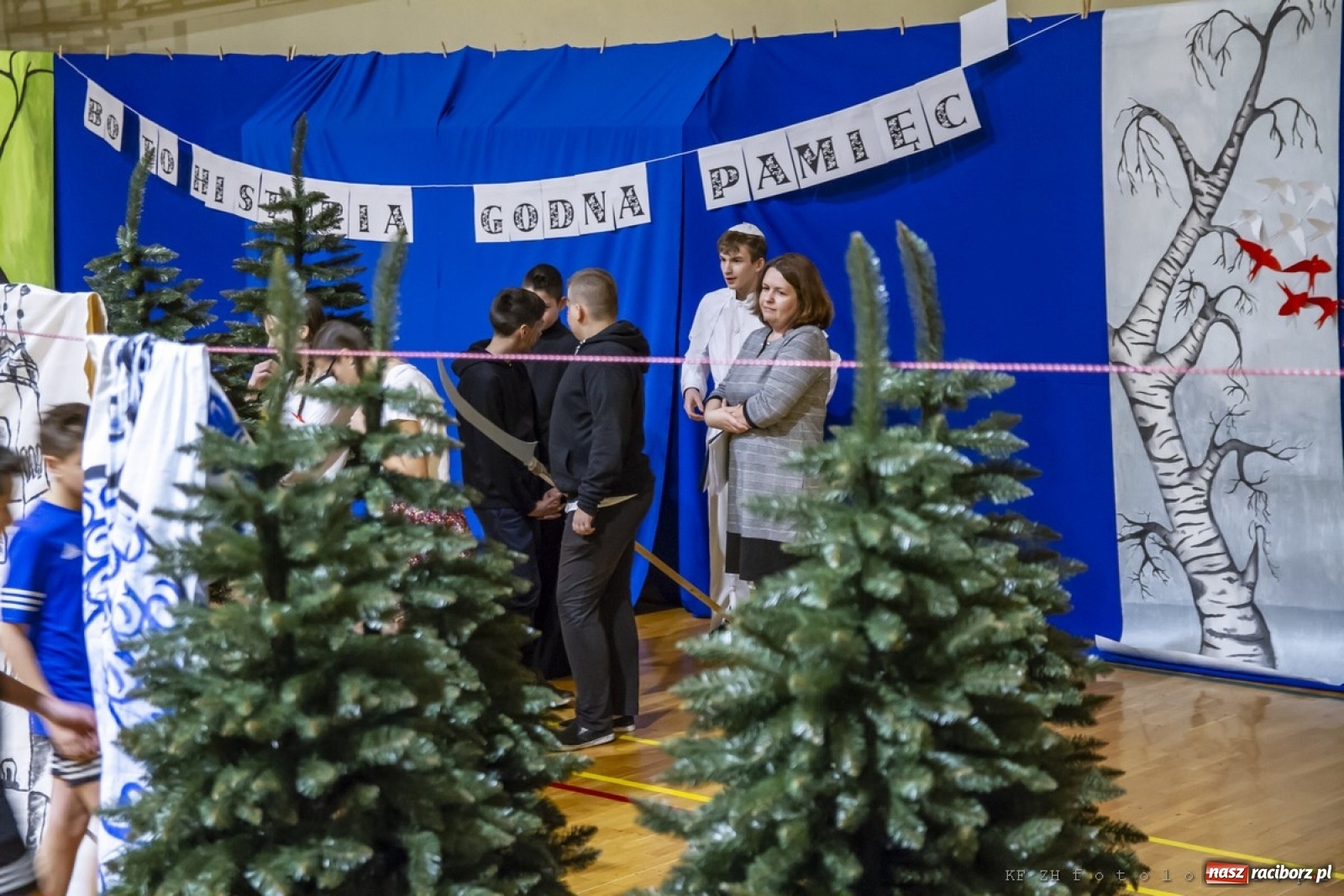 Zdjęcie w galerii na portalu naszraciborz.pl: Wieczór wielkich Polaków w Kornowacu wiadomości z regionu