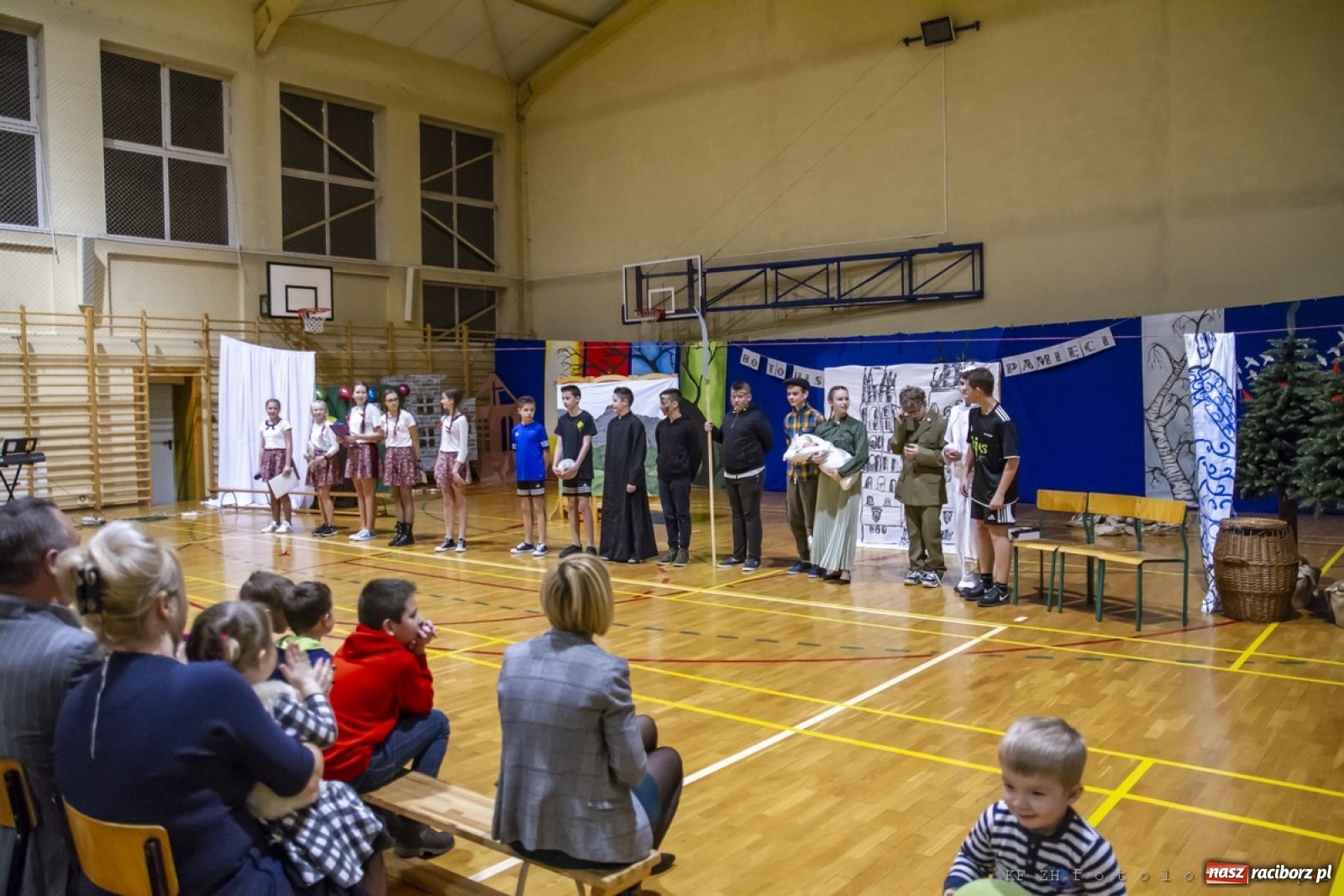 Zdjęcie w galerii na portalu naszraciborz.pl: Wieczór wielkich Polaków w Kornowacu wiadomości z regionu