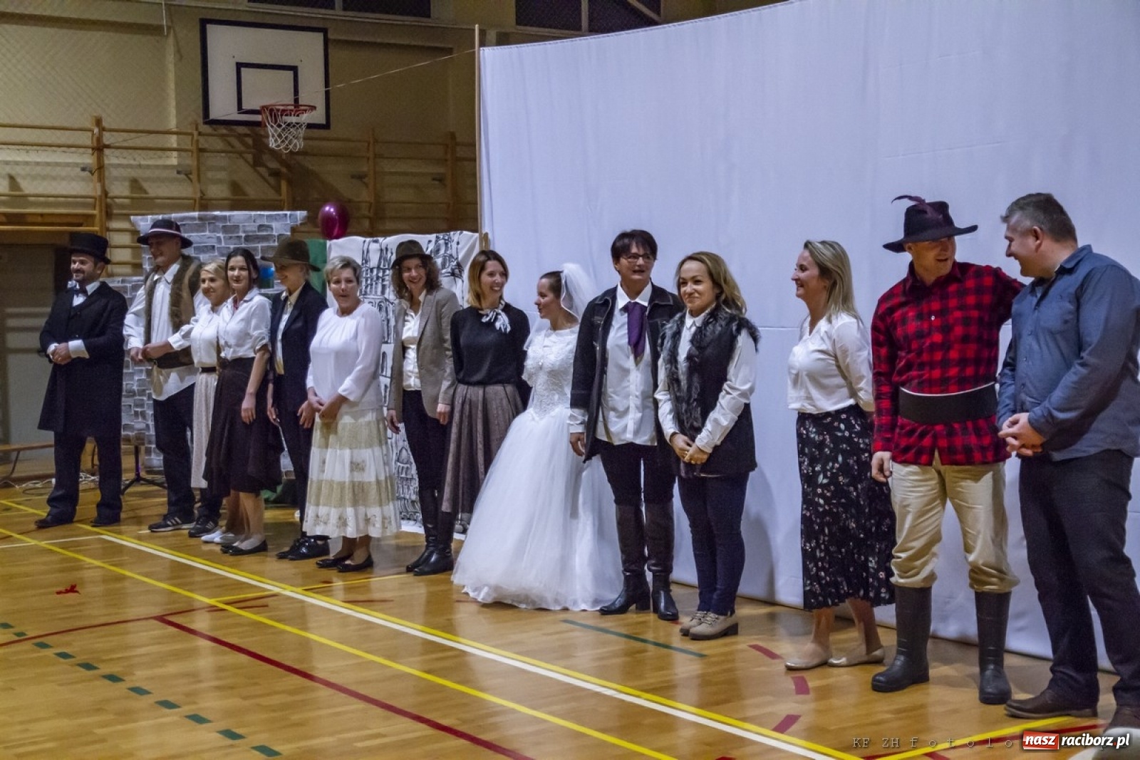 Zdjęcie w galerii na portalu naszraciborz.pl: Wieczór wielkich Polaków w Kornowacu wiadomości z regionu