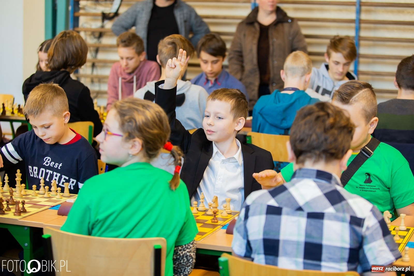 Zdjęcie w galerii na portalu naszraciborz.pl: Powiatowy Turniej Mikołajkowy w szachach wiadomości z regionu