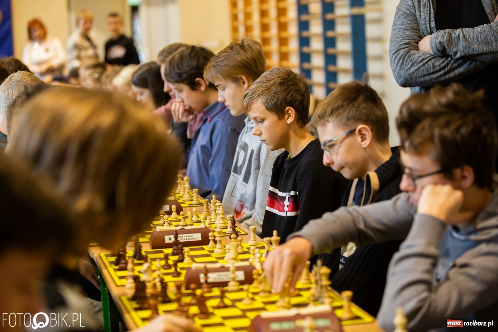 Zdjęcie w galerii na portalu naszraciborz.pl: Powiatowy Turniej Mikołajkowy w szachach wiadomości z regionu