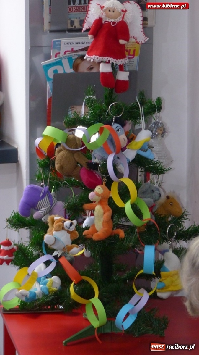 Zdjęcie w galerii na portalu naszraciborz.pl: Święty Mikołaj odwiedził biblioteczny Klub Malucha wiadomości z regionu