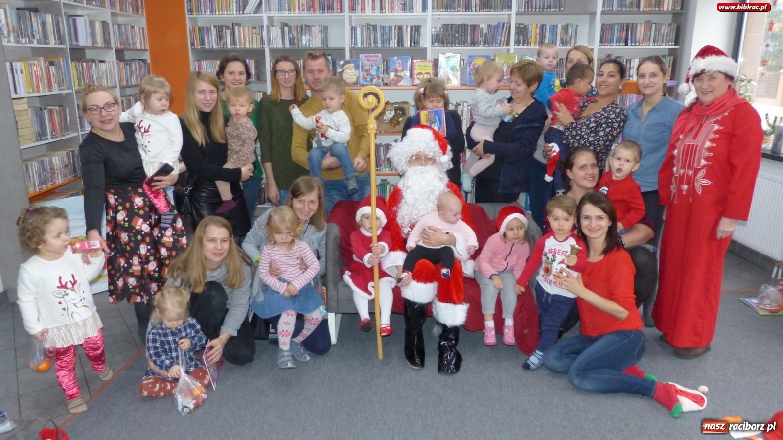 Zdjęcie w galerii na portalu naszraciborz.pl: Święty Mikołaj odwiedził biblioteczny Klub Malucha wiadomości z regionu