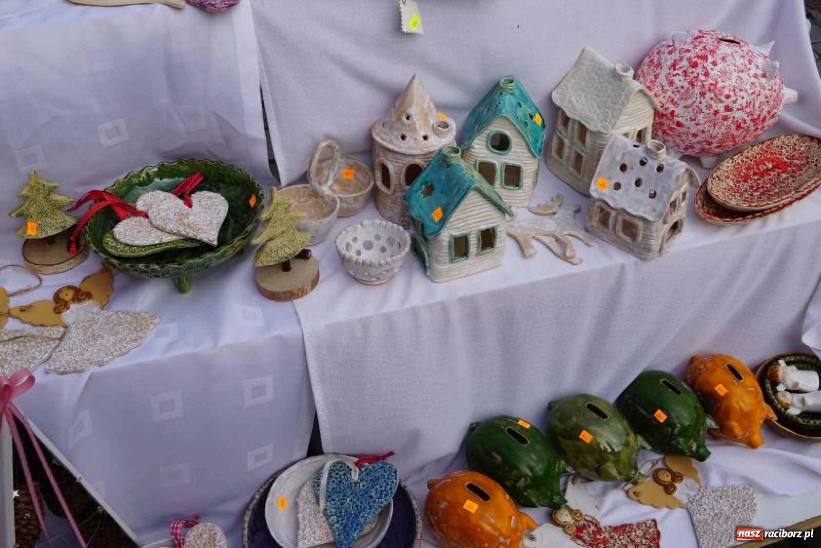 Zdjęcie w galerii na portalu naszraciborz.pl: Przez świetlne bramy na zakupy. Ruszył raciborski jarmark [FOTO i WIDEO] wiadomości z regionu