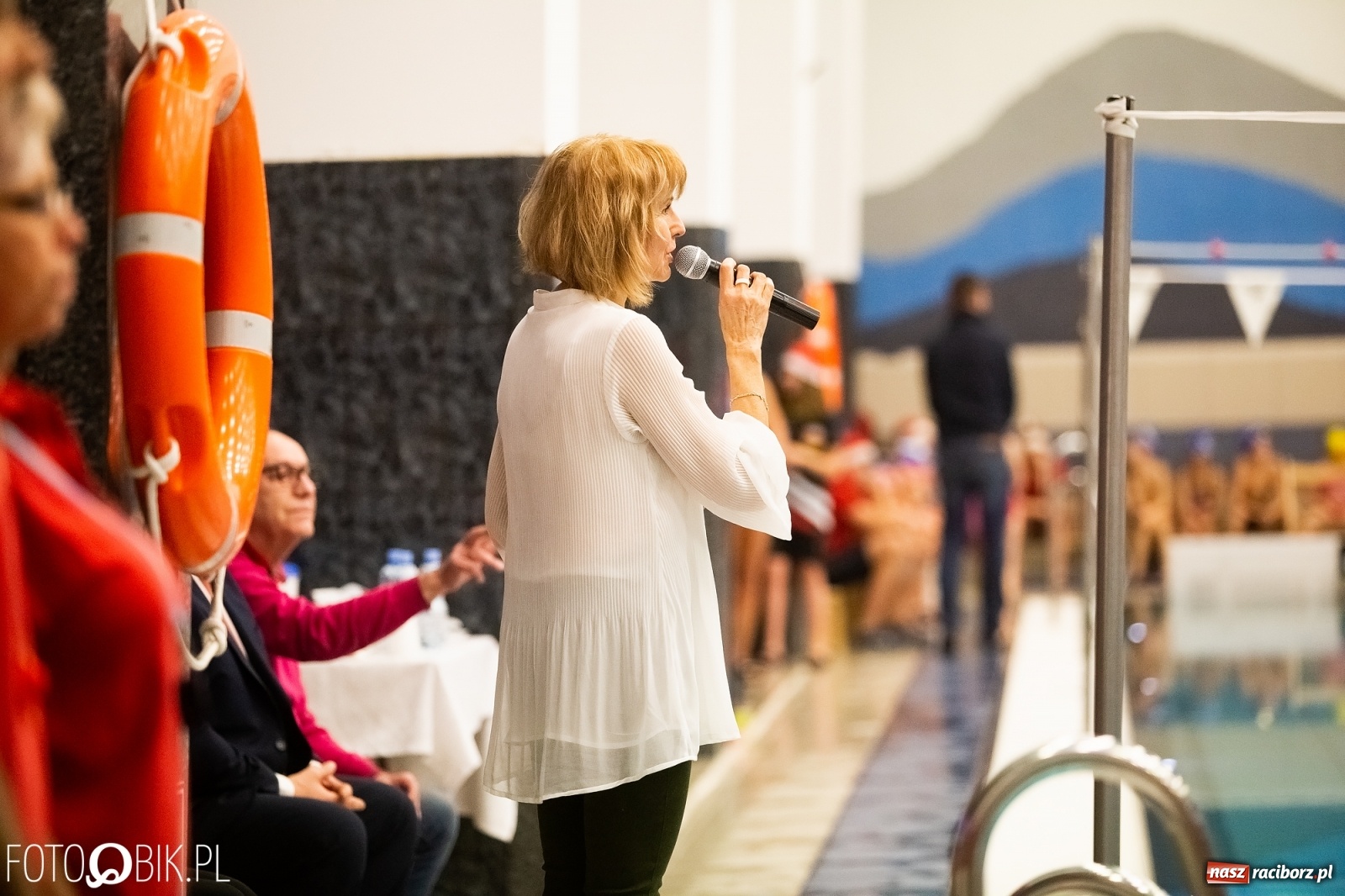 Zdjęcie w galerii na portalu naszraciborz.pl: Mikołajkowe zawody pływackie w ZSOMS wiadomości z regionu