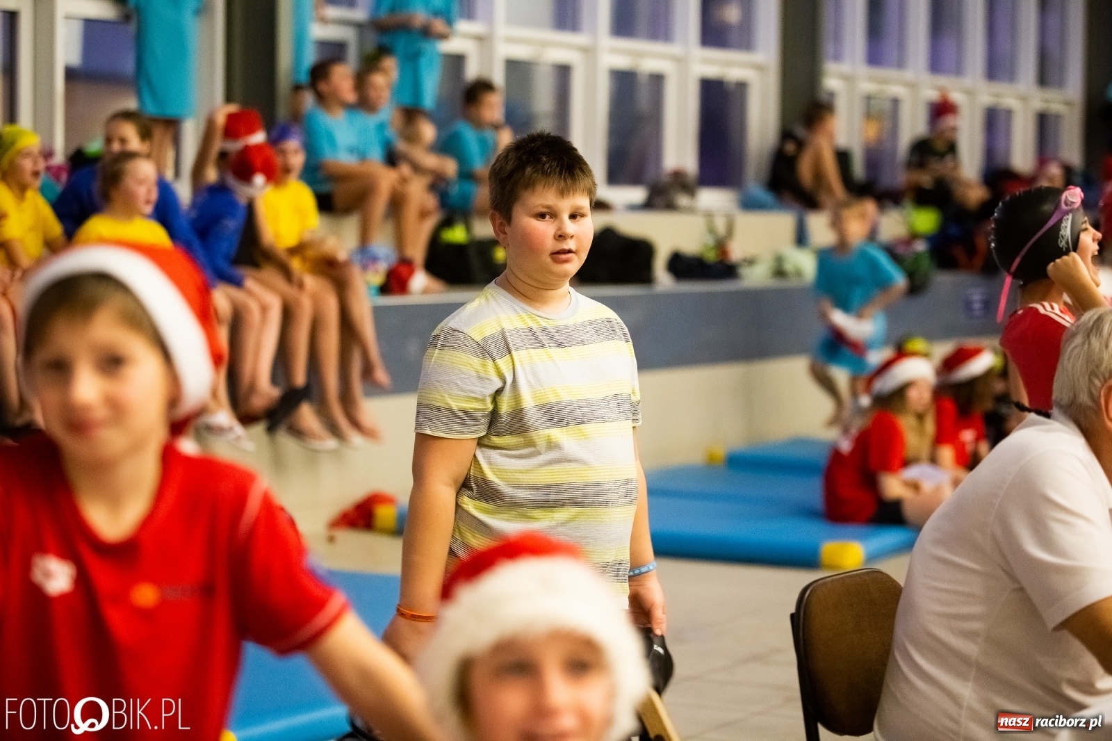 Zdjęcie w galerii na portalu naszraciborz.pl: Mikołajkowe zawody pływackie w ZSOMS wiadomości z regionu